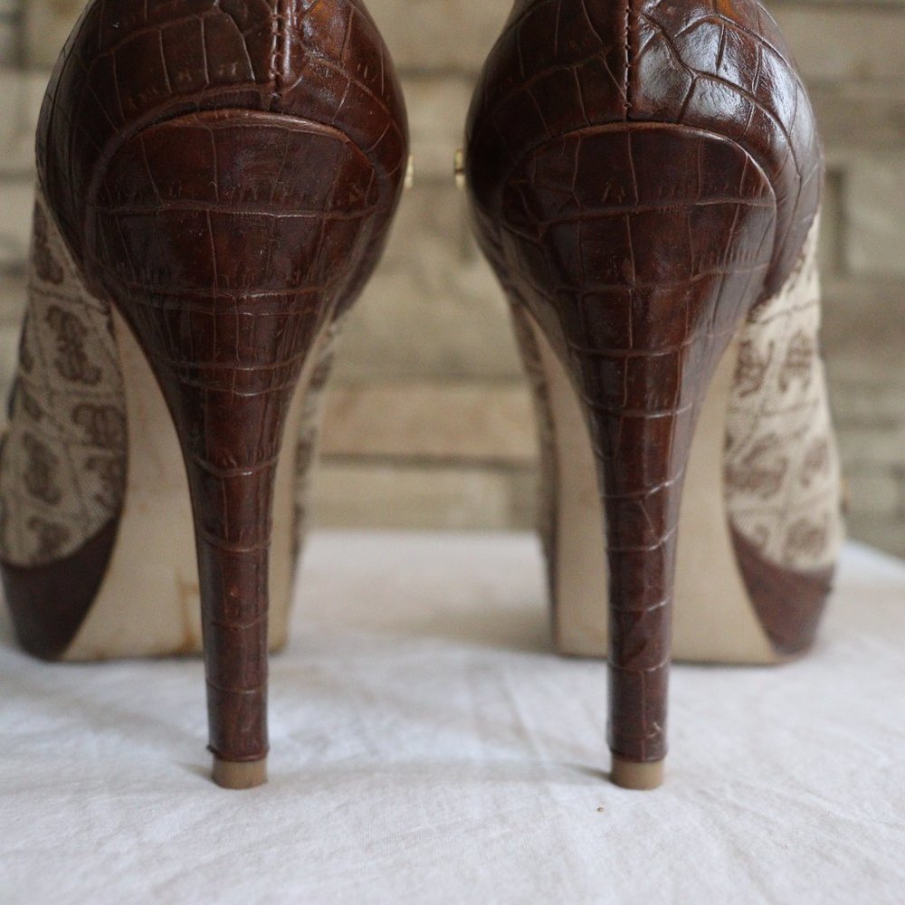 Guess Pumps - Picture 5 of 8